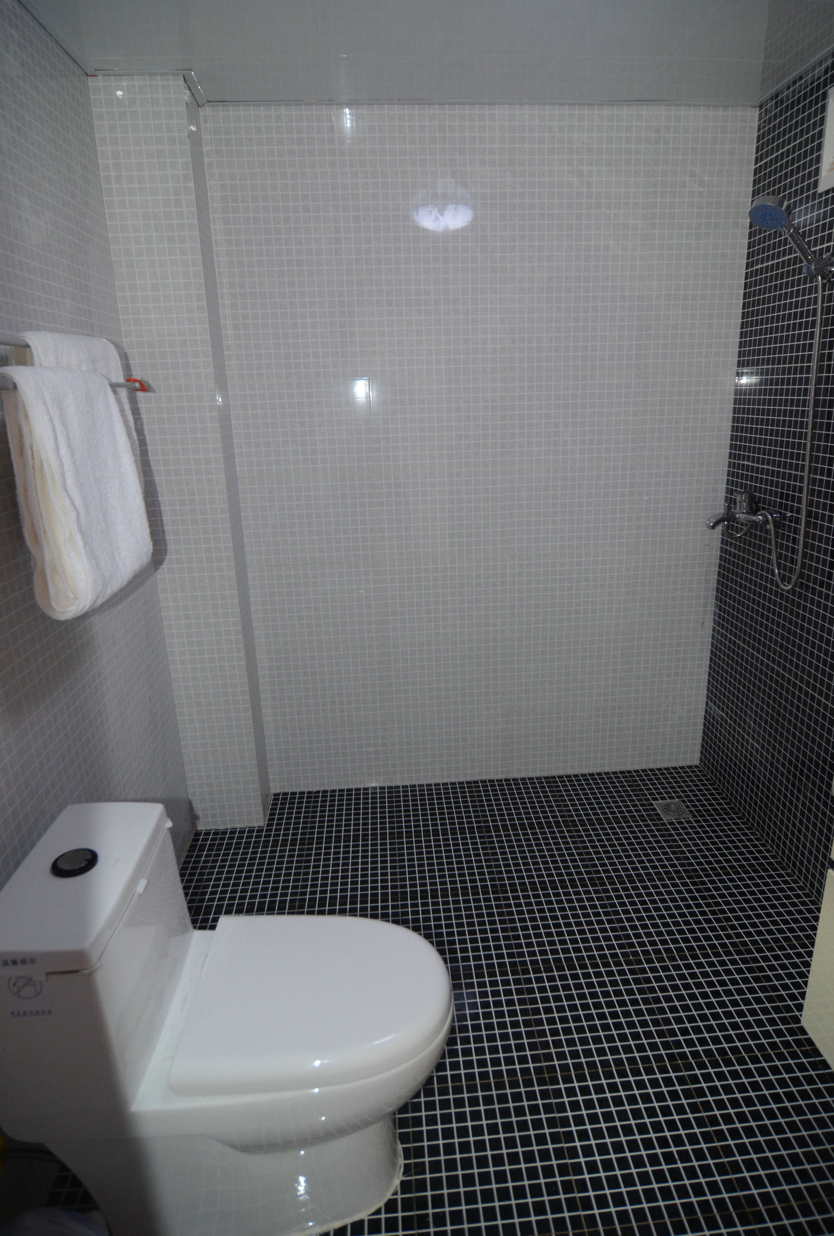 泸沽湖最好的酒店推荐哪家,泸沽湖酒店中高档排名