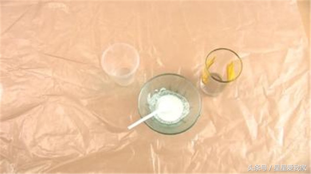 衣服腋下汗黄渍怎么除,衣服上的腋下黄渍彻底去除