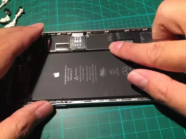 给iphone6sp换8000毫安电池,苹果6plus还有换电池的必要吗