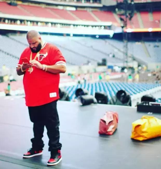 欧美高级感球鞋穿搭,明星们的球鞋穿搭