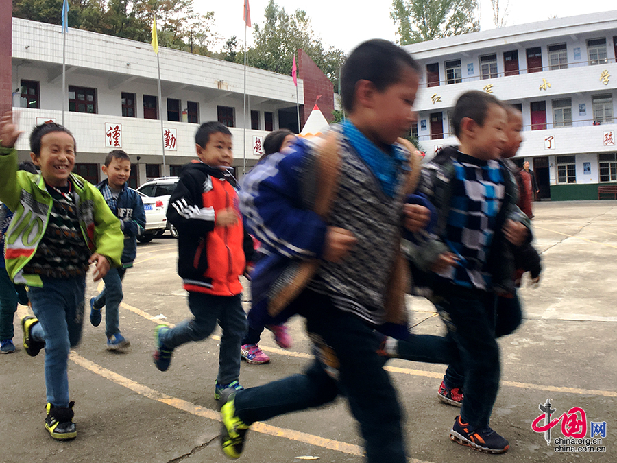 遂川红军小学传承红色精神文化墙,红军小学精神