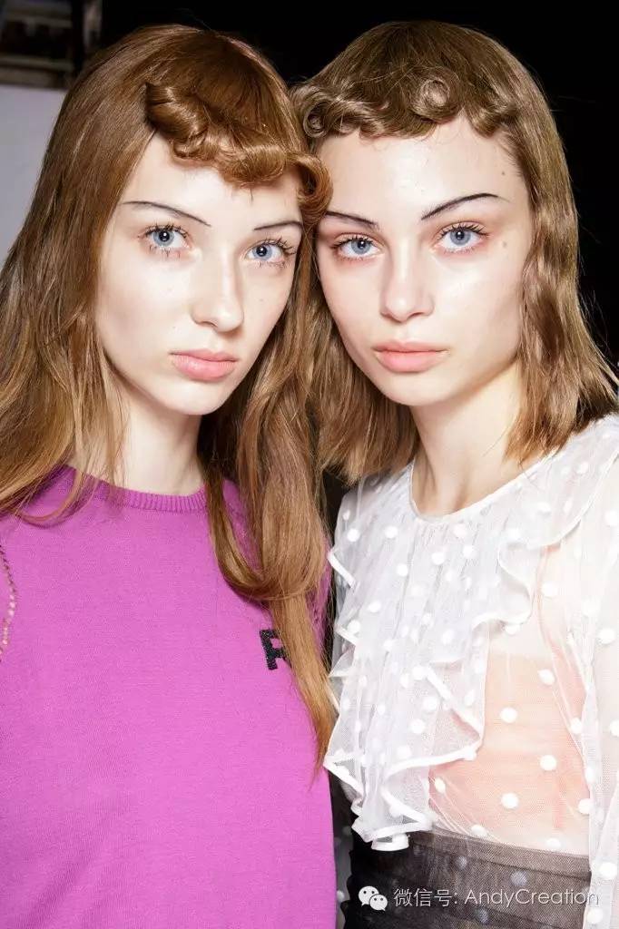 2019秋冬秀场妆容,巴黎时装周的妆容衣服特点