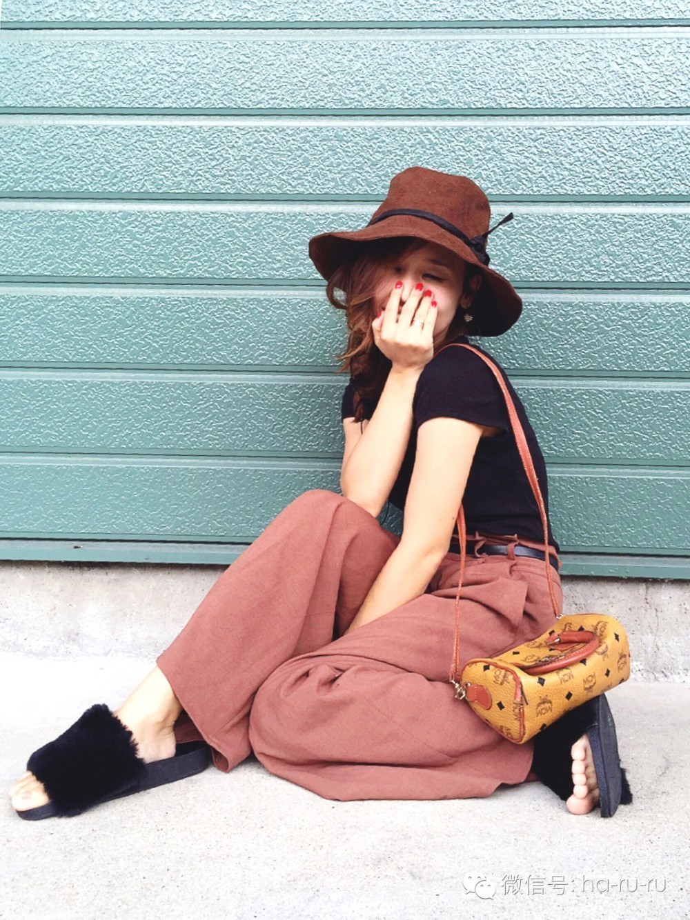 怎么看待mcm山寨包包,mcm包双肩搭什么颜色衣服