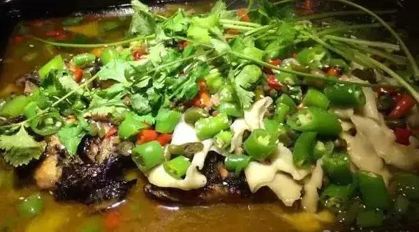 到万州吃烤鱼,重庆烤鱼正宗做法