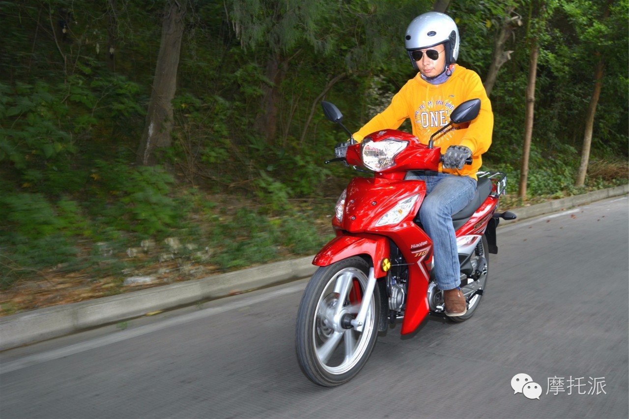豪爵uh110和威武110s,豪爵铃木uh110摩托车评测