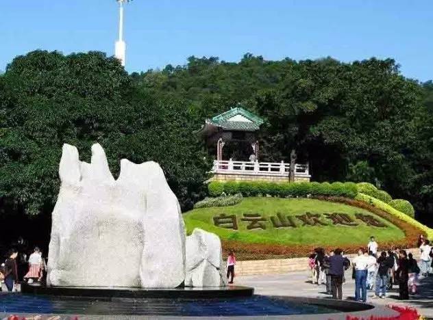 这一家酒店有门童，叫“白手套”。