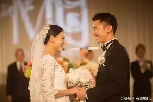 泰国明星婚礼伴手礼推荐 (明星们结婚都送什么礼物)