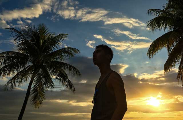 帅哥带你去日本旅游,仙本那个性旅拍婚纱照推荐