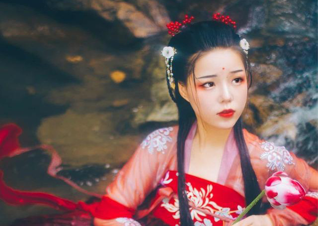 小说：她用现代医疗的手法为王爷处理伤口，众人感到十分惊奇