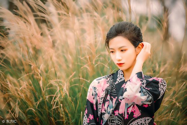 小说：言无悔去明市接妹妹，一口气购买了两辆法拉利