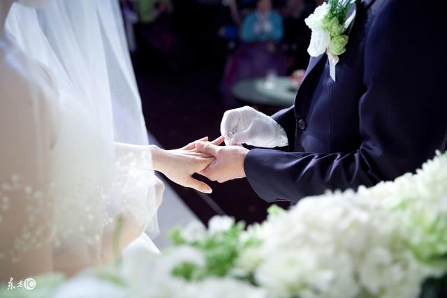 女人被丈夫家暴的小说,女子被丈夫家暴的小说