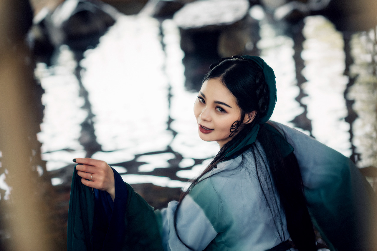 小说：嚣张阔少羞辱他，他却一动不动，众人惊呆：这都能睡着？