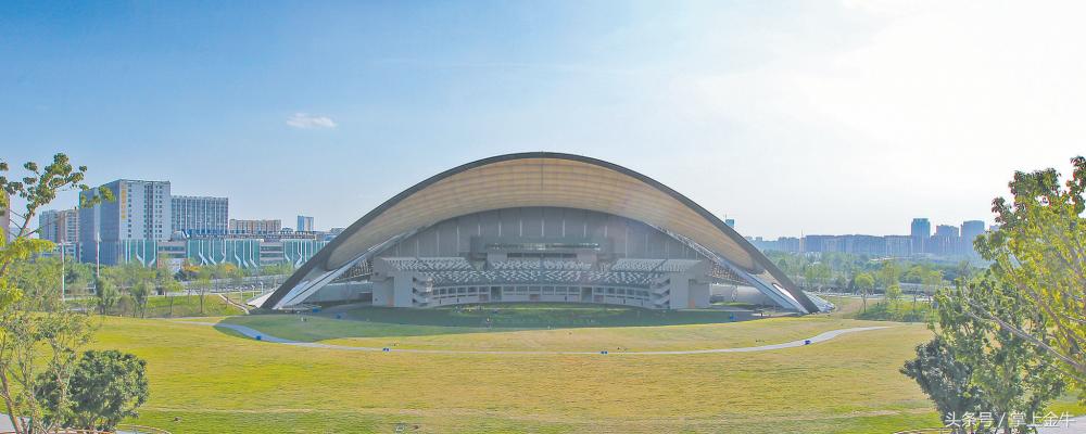 凤凰山凤凰展翅,成都凤凰山音乐公园效果图