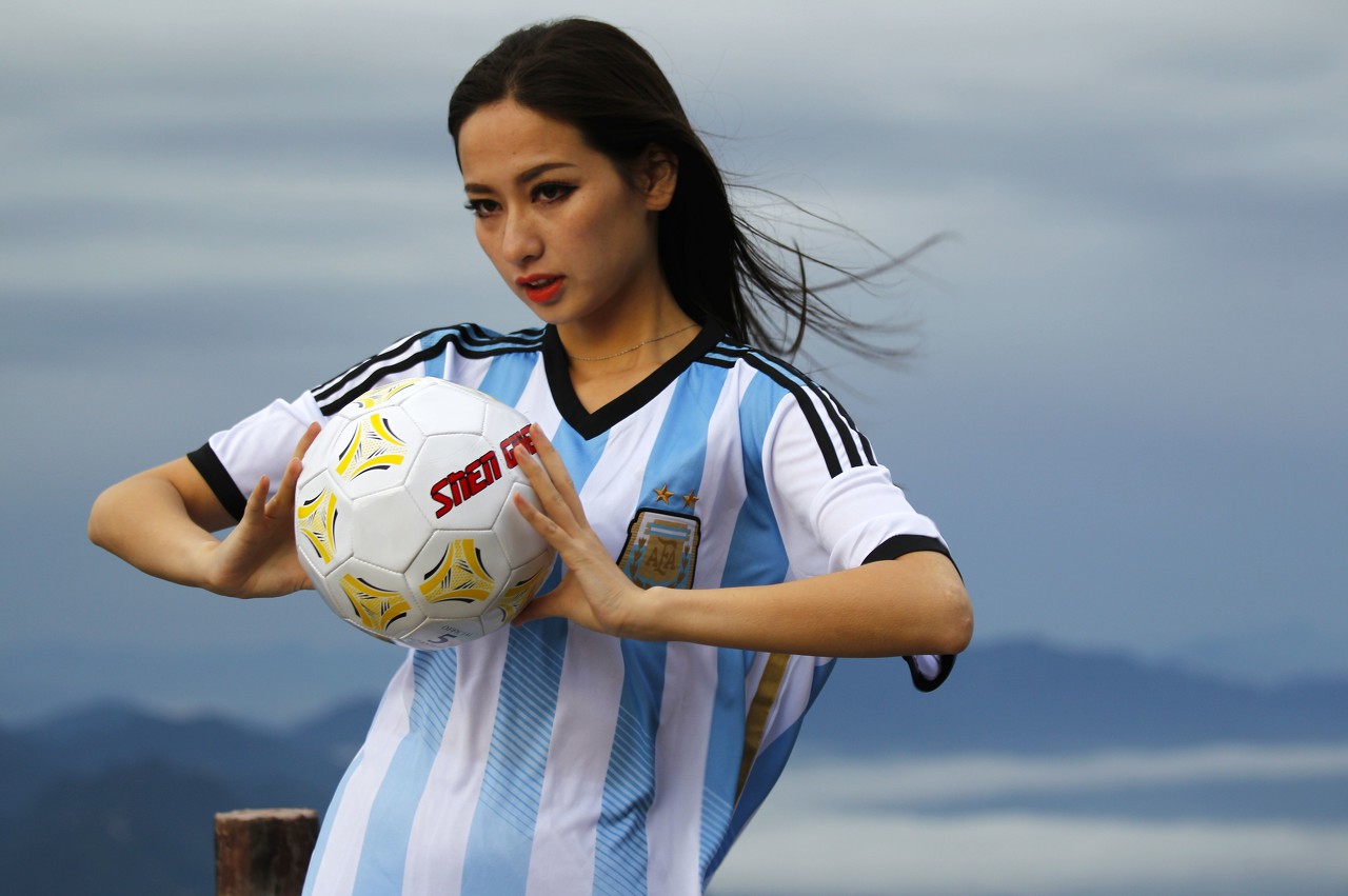 在欧洲踢球的本土18岁小将,18岁本土小将在欧洲试训