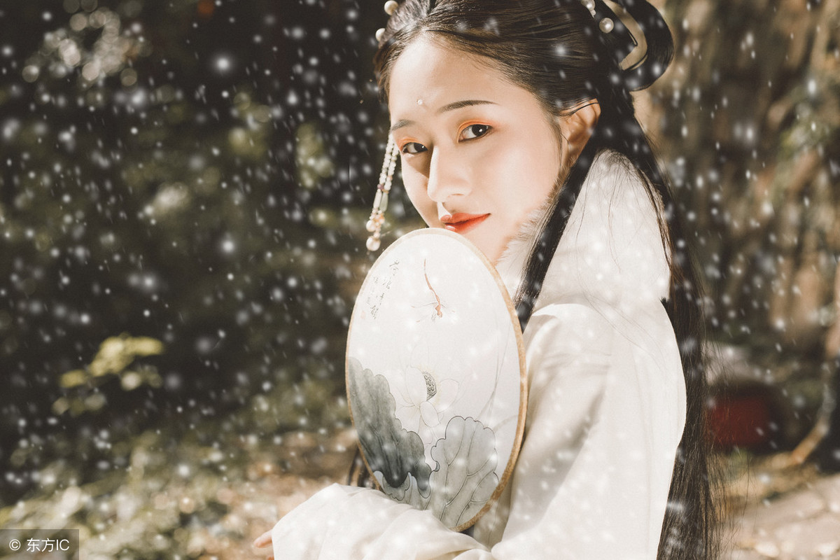 穿越当王妃与冷面王爷纠缠的故事,小说穿越大婚之日王爷同时纳妾