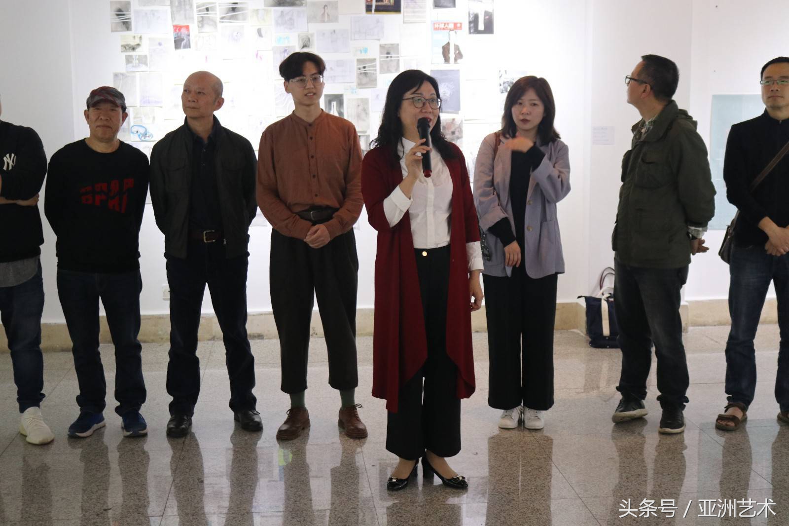 西南民族大学艺术学院优秀学生展—隔阂张智康个展研讨会