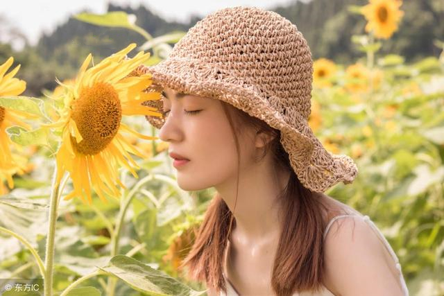 小说：为了讨好大老板的秘书，他花大代价，请女明星作陪