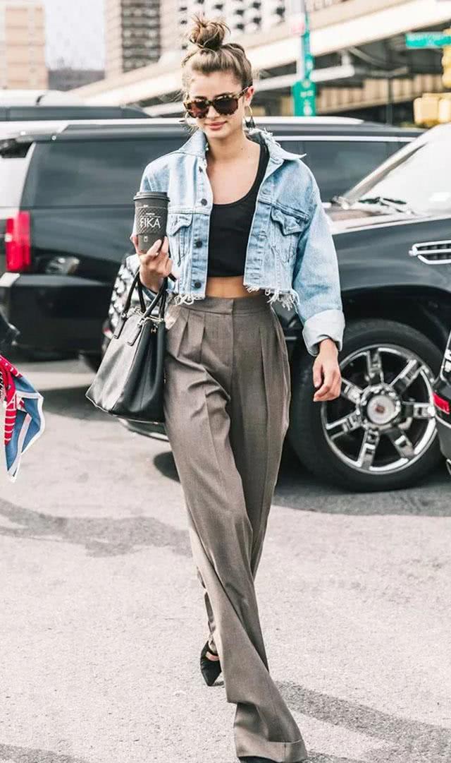 上宽下窄短外套搭配,今春正火的一种穿法叫短外套