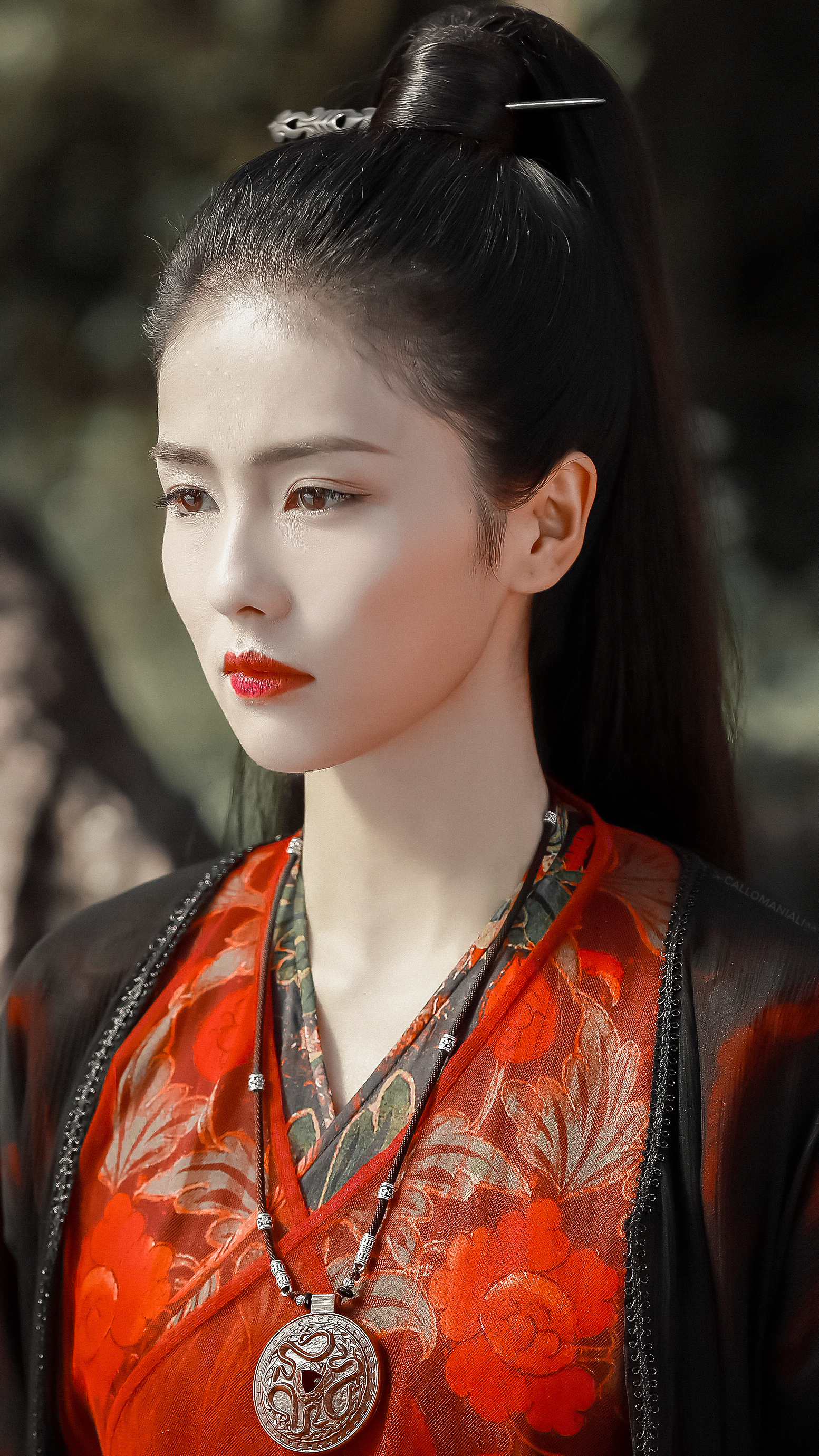 于正说捧红白鹿,于正靠什么捧红白鹿的