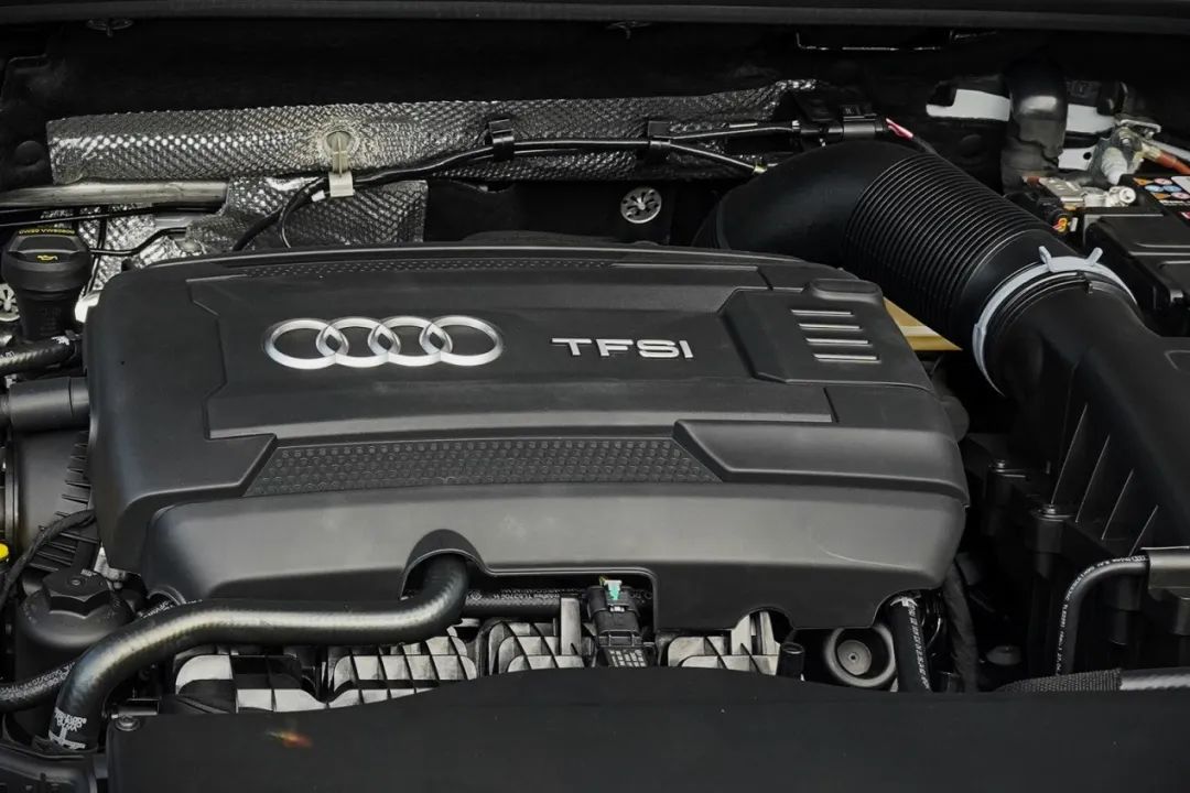奥迪q31.4t和2.0t哪款好,奥迪q32022款40tfsi时尚动感型