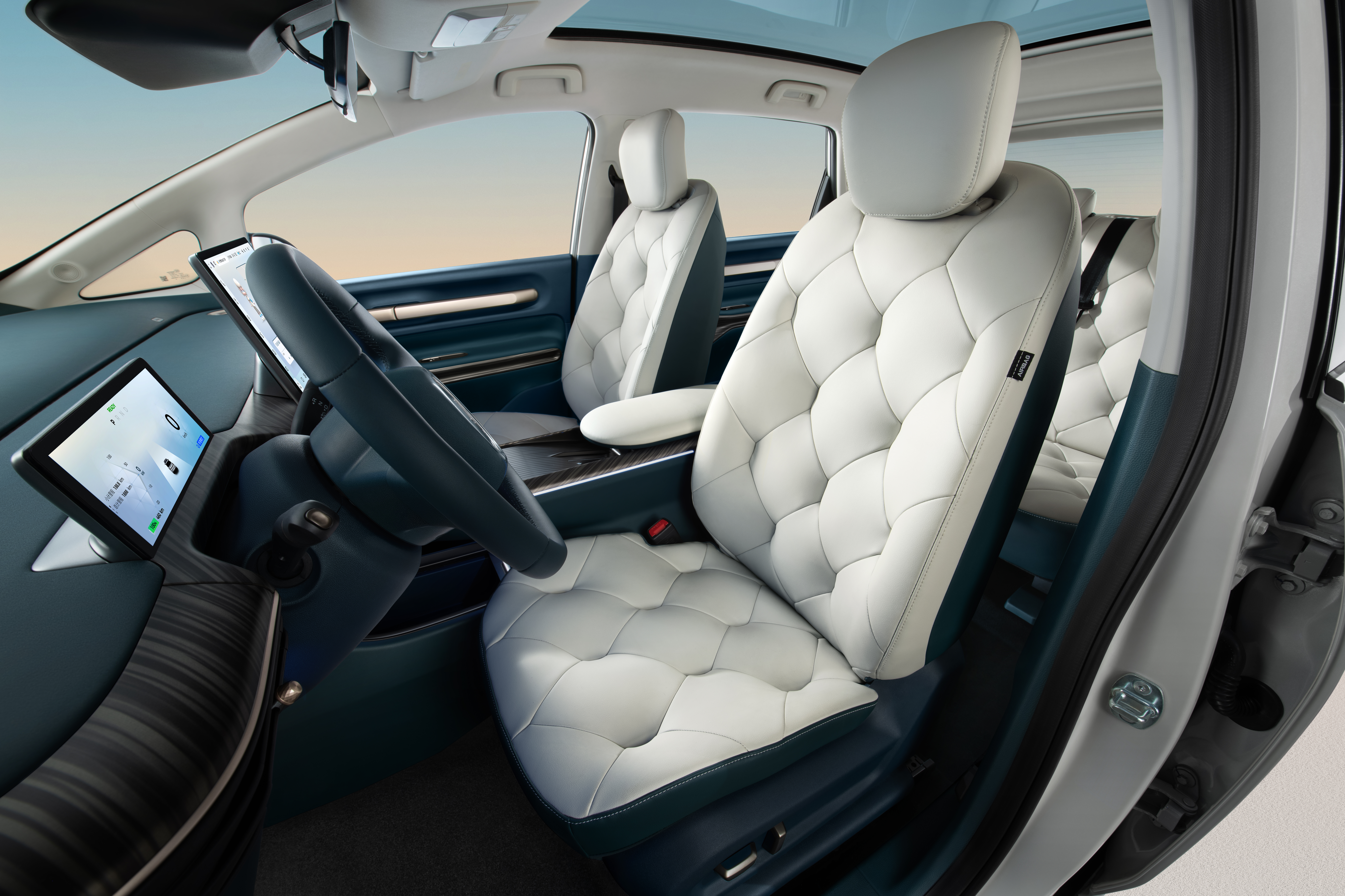 搭载L2级高阶智驾，不到15万就能拥有“大沙发”？云朵内饰图曝光