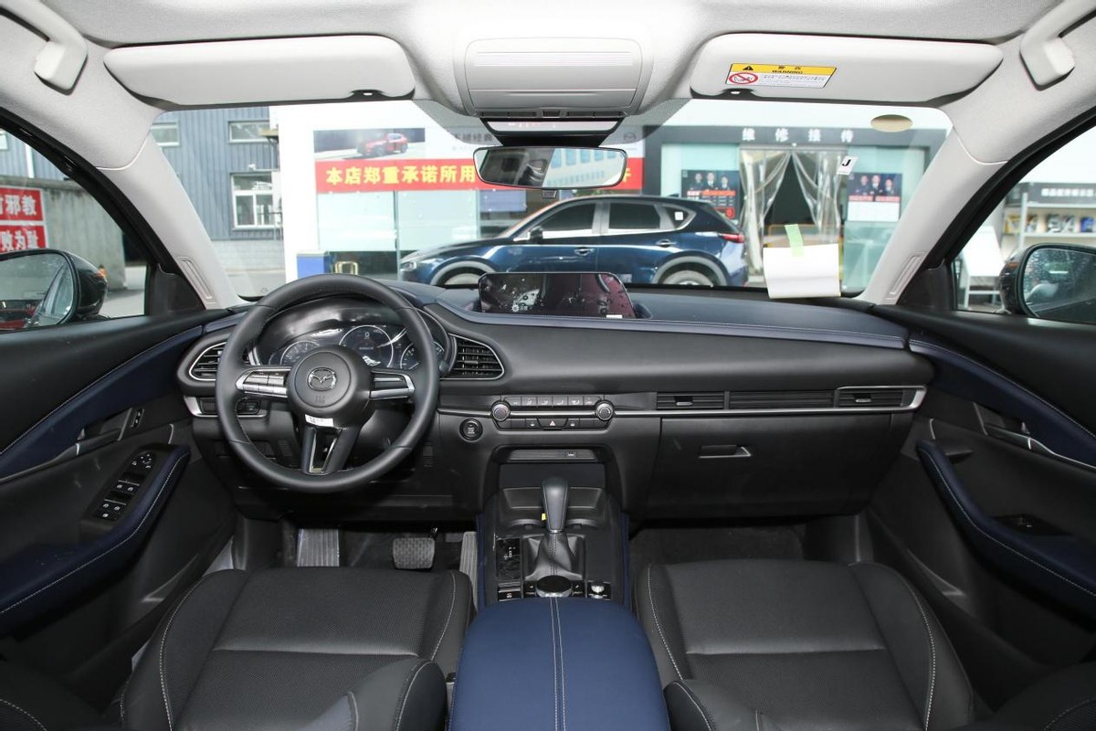 对标本田缤智，搭载2.0L发动机+双边排气，解析马自达CX-30