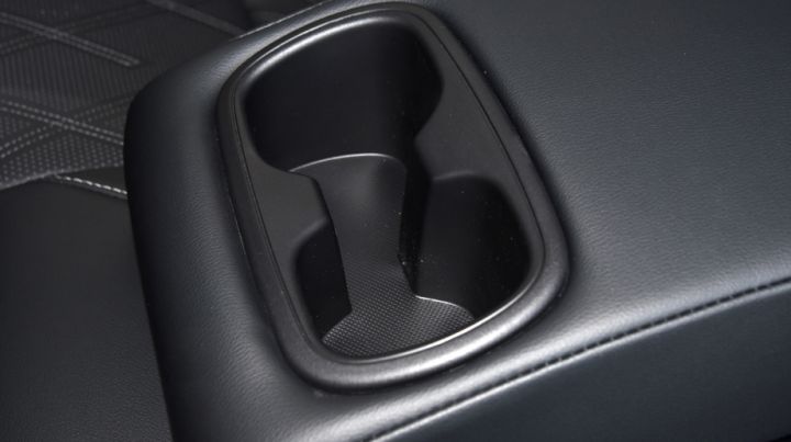 丰田亚洲狮中高配值多少钱,全新丰田亚洲狮多少钱