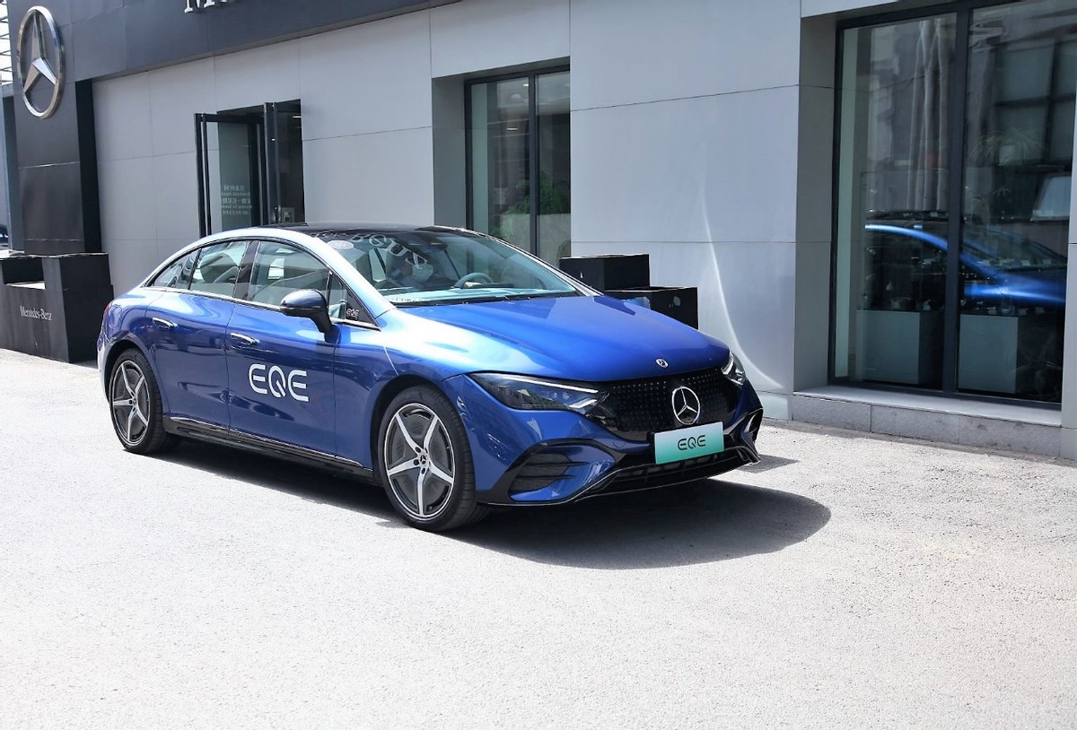 将德国的科技控与意大利激情融合在一起的梅赛德斯-EQEQE