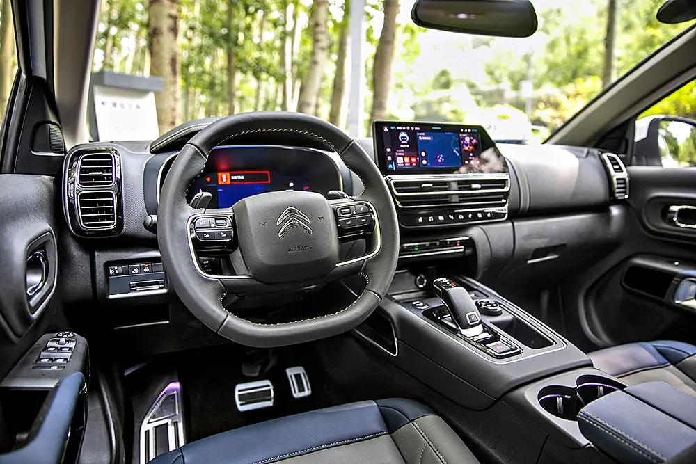 增加颜色下放配置，试驾东风雪铁龙新款天逸C5智驾开箱