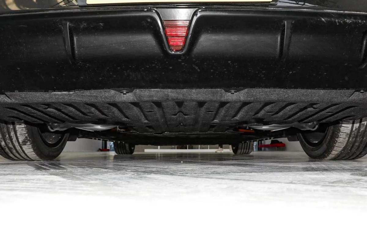 岚图追光phev颜值配置不输bba,岚图追光phev和bba