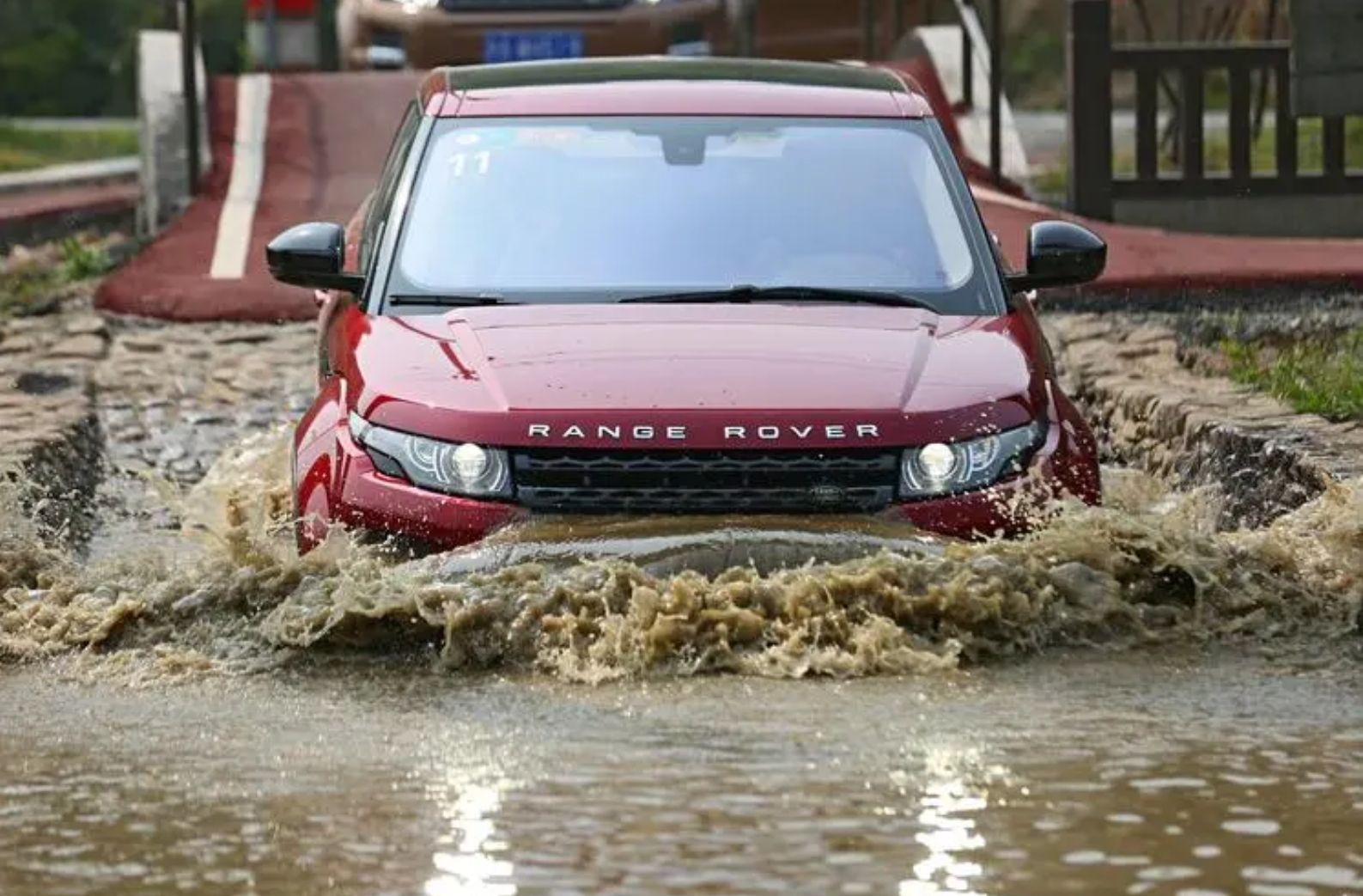 路虎极光为什么没有柴油版,国产路虎极光用的什么发动机