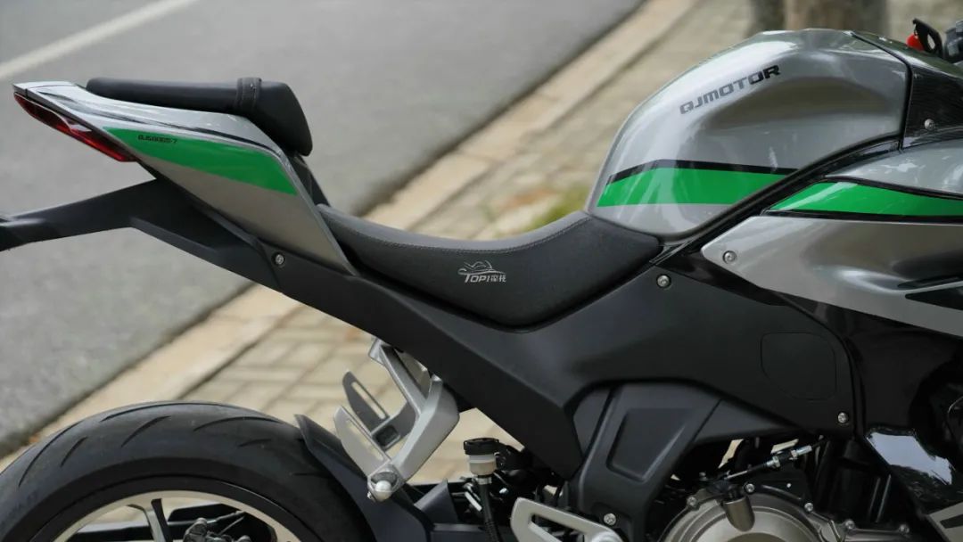 qjmotor赛550s优缺点,qjmotor赛550车型介绍