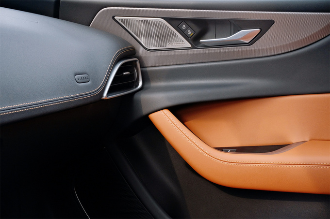 2018款捷豹xel2.0t200p精英版,捷豹xel21测评