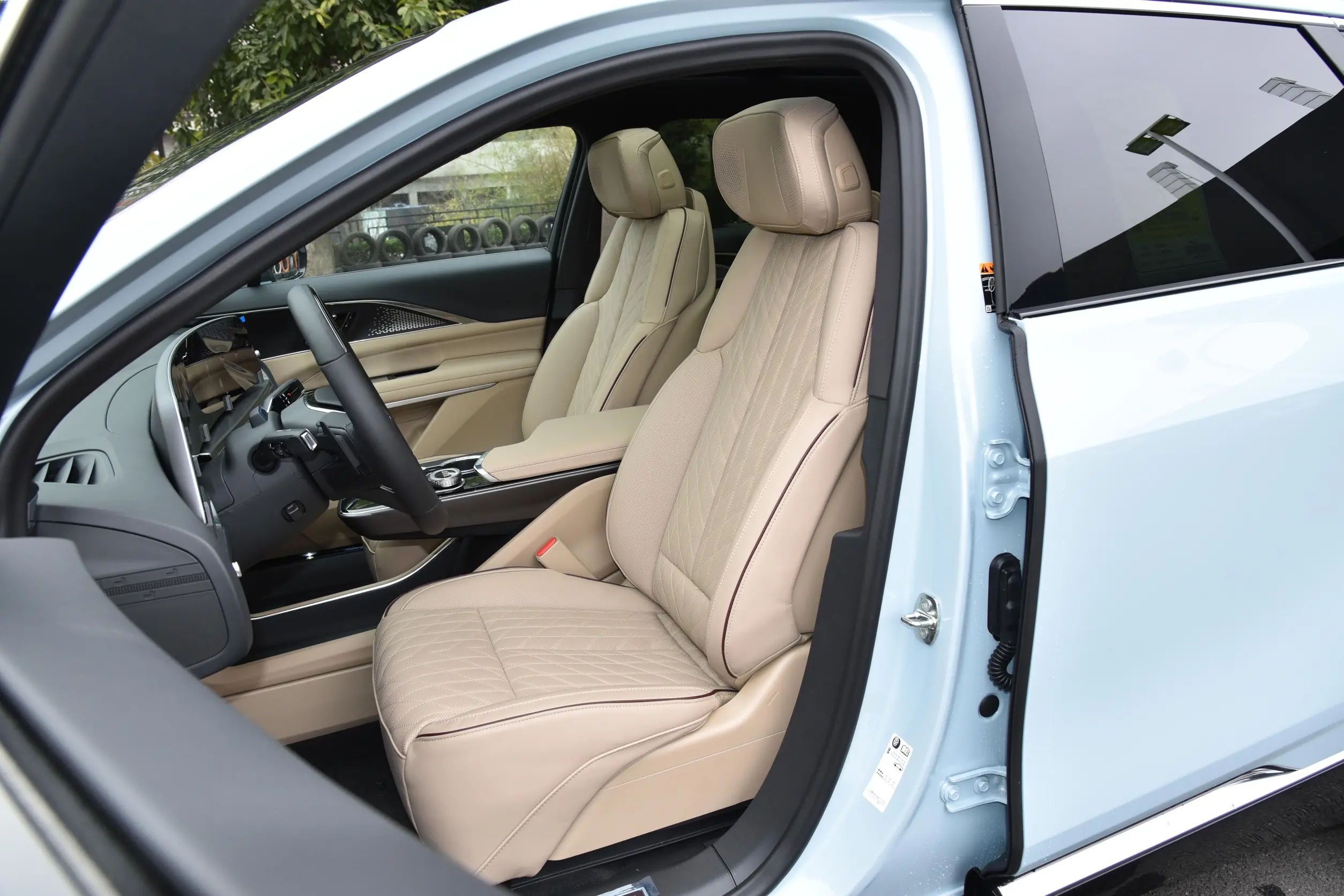 凯迪拉克lyriq锐歌高性能版,凯迪拉克lyriq锐歌续航测试