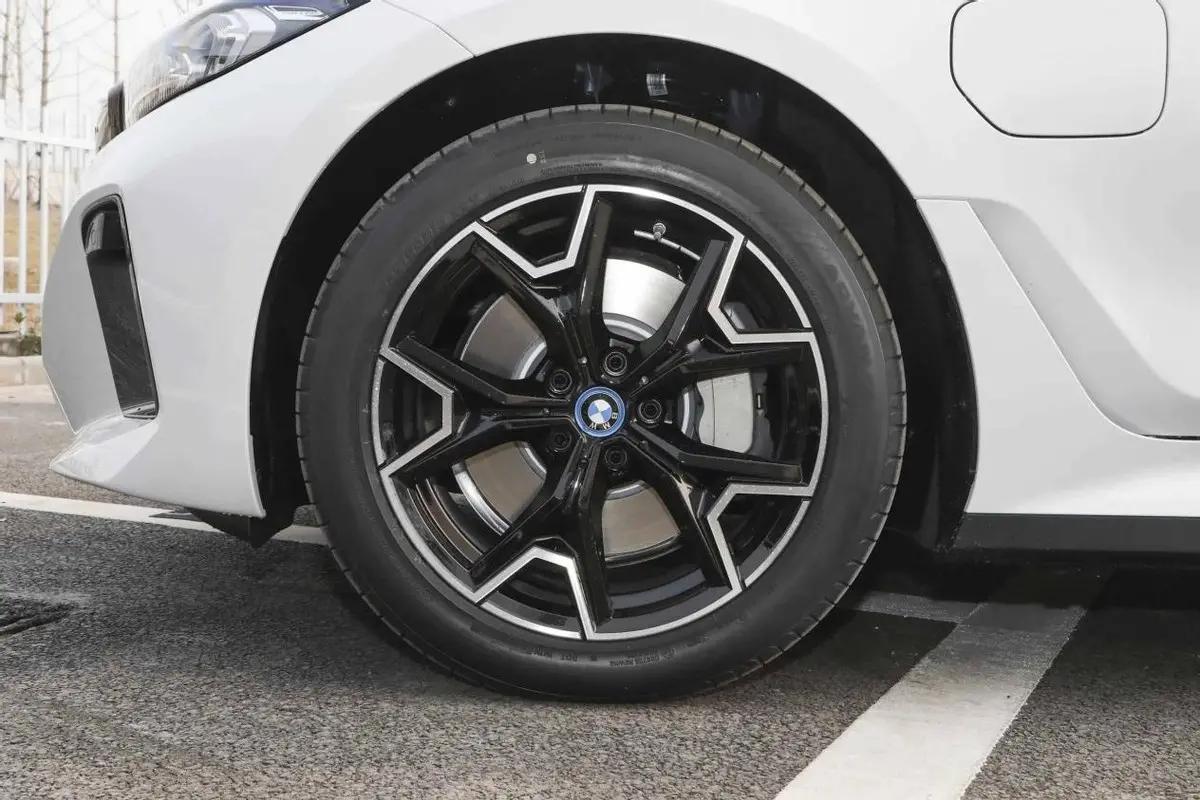 纯电宝马还有宝马那味儿吗？体验宝马i3，真实表现到底怎么样？