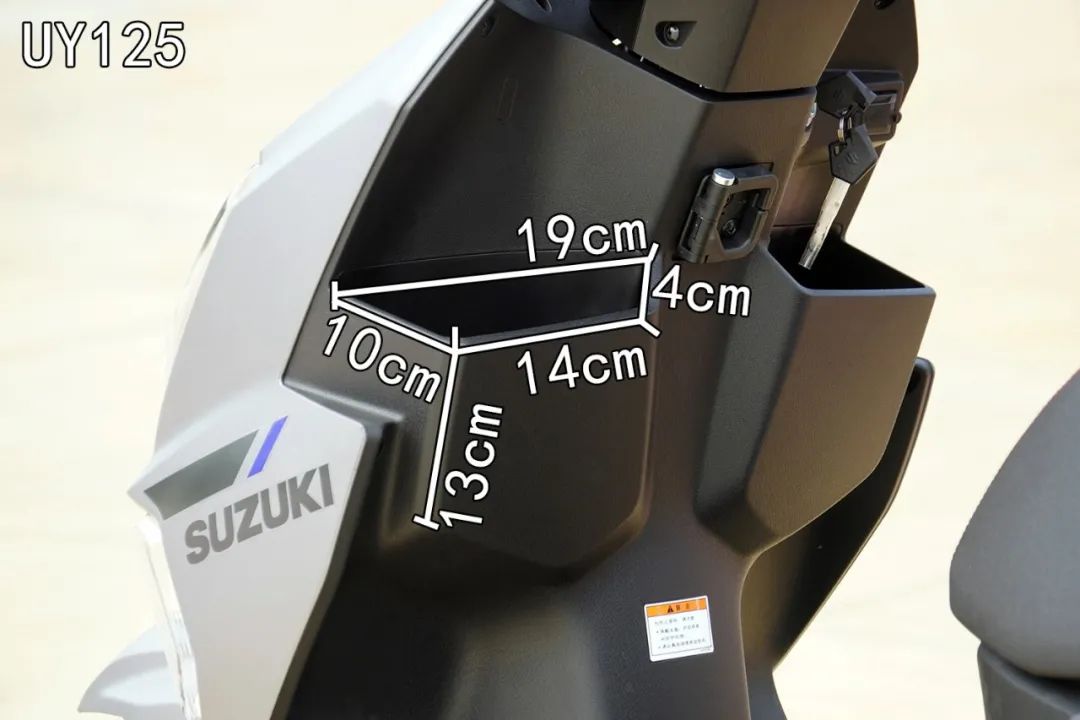 万元小踏板本田对比雅马哈,qjmotor菲诺125踏板测评