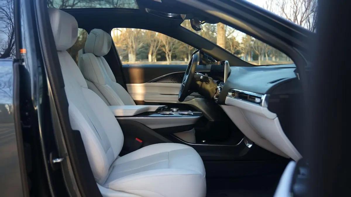 凯迪拉克锐歌2024款,底盘舒适性及隔音好的车