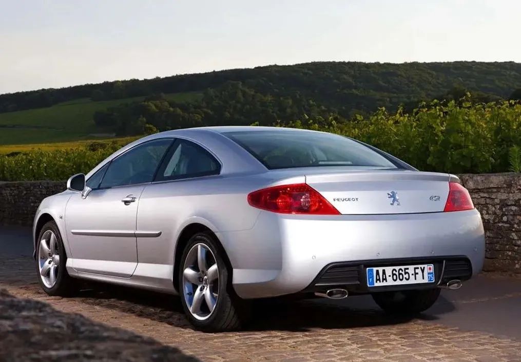 标致新408雾霾蓝,标致408新款减配有五年免费保养吗