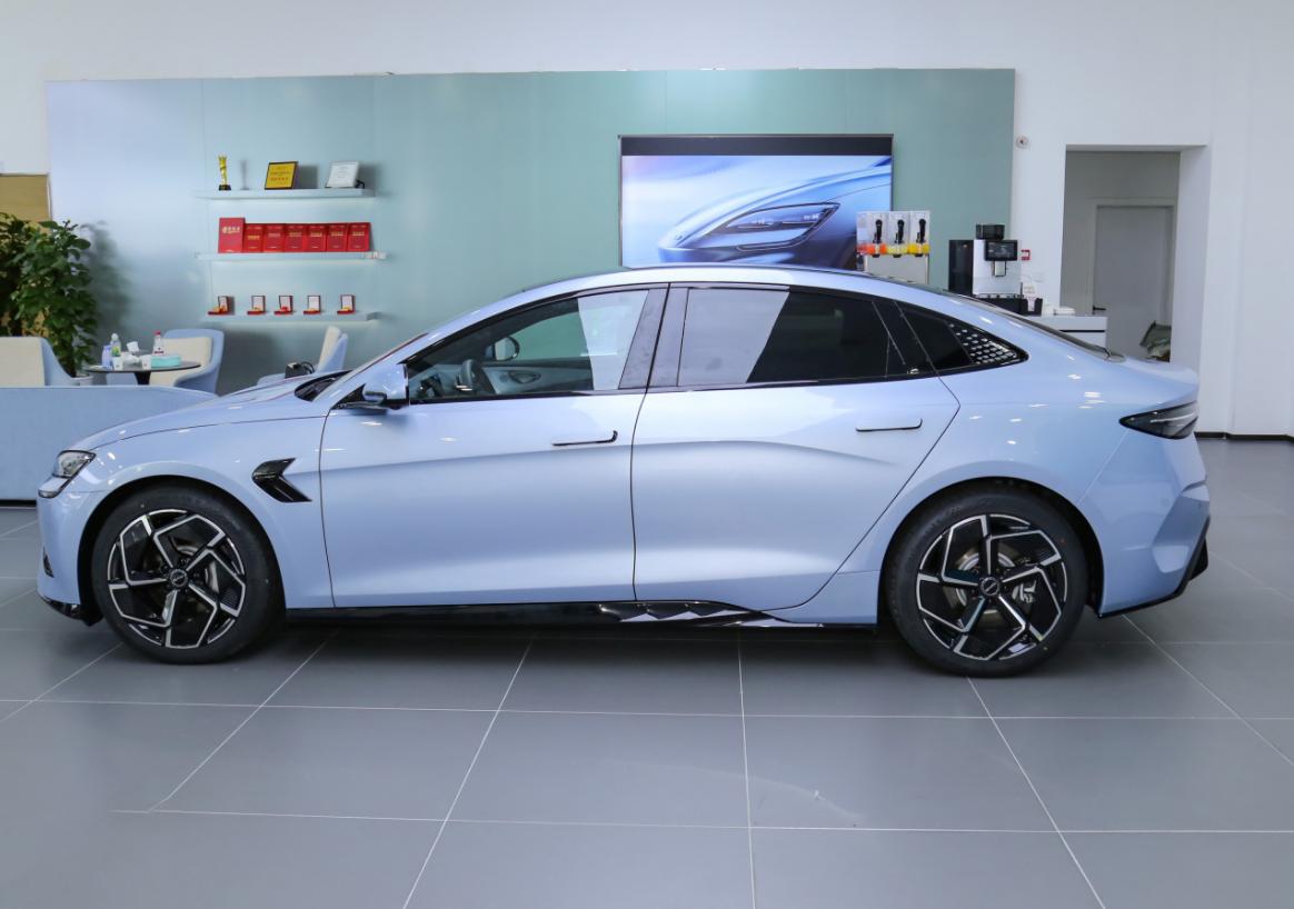 23款比亚迪海豹700公里落地价格,一分钟懂车比亚迪海豹哪款值得买