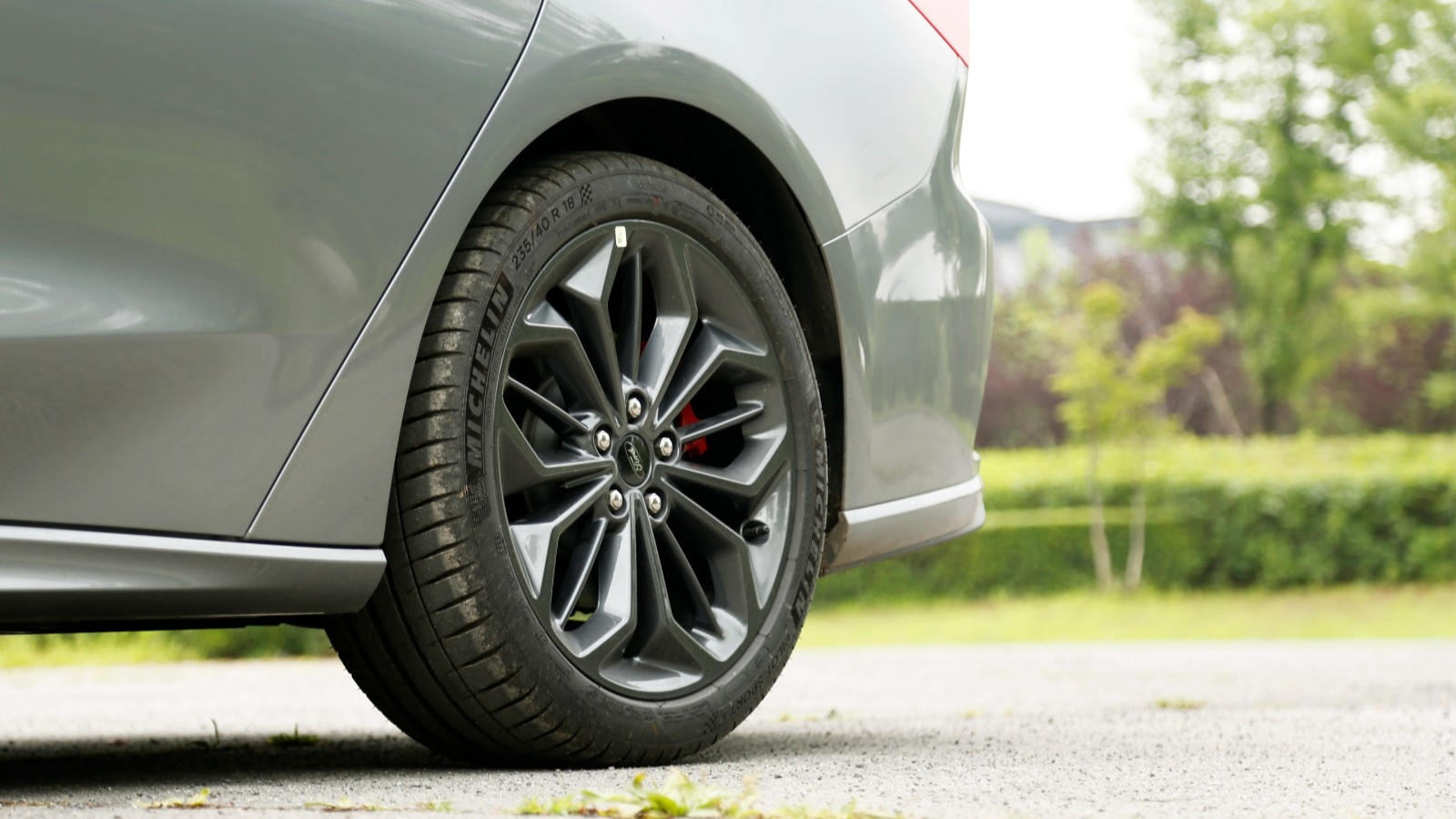 7.9秒破百原厂短簧的小钢炮福特福克斯试驾