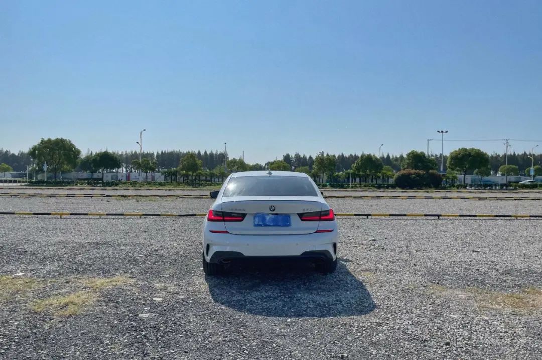 试驾宝马330,宝马e90330i试驾