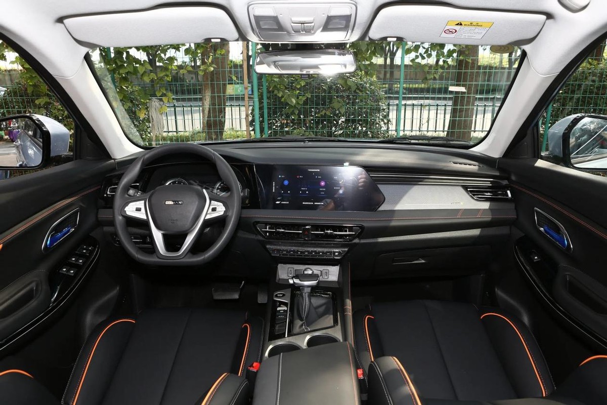 15万想买大空间家用suv这几款真香,油耗最低的suv10万左右