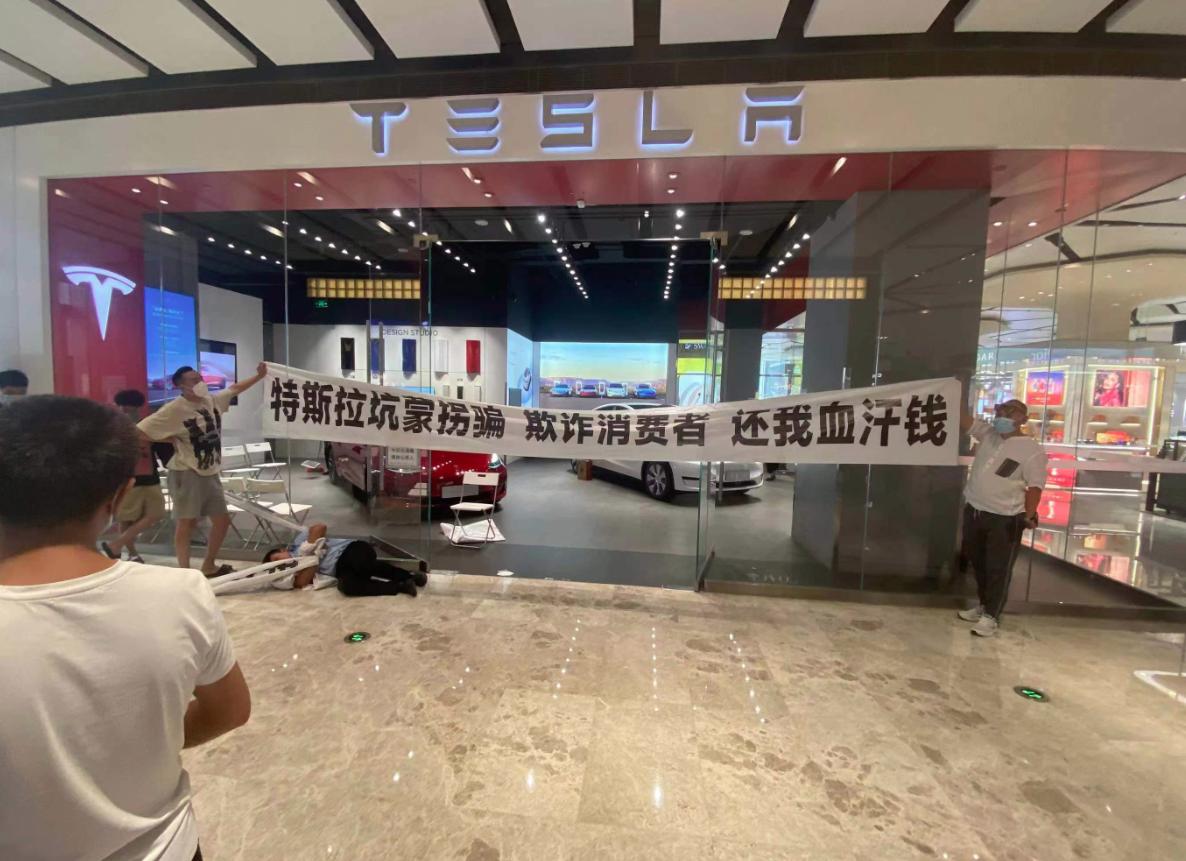 特斯拉又挑起第二轮价格战,特斯拉y202310月款会连续降价吗