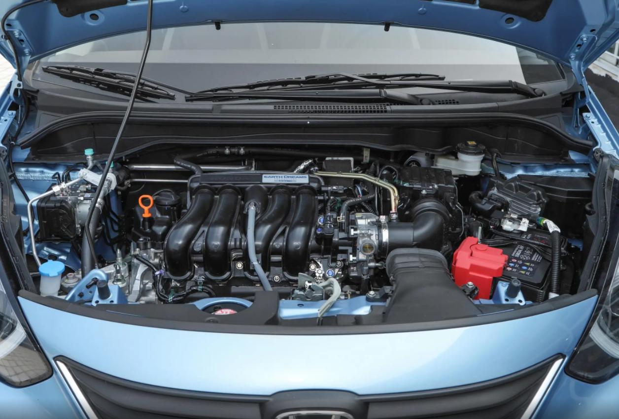 皆是小型两厢家轿本田飞度VSLIFE，到底该怎么选？