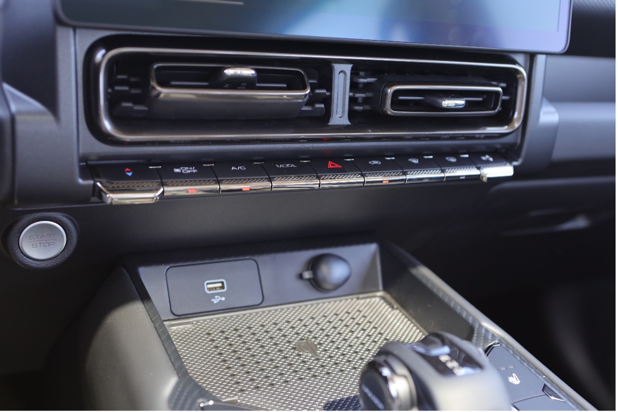 试驾哈弗猛龙油电混动,哈弗猛龙差速锁对比旅行者差速锁