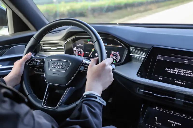 100-0公里/小时刹车距离33.8米测试上汽奥迪Q6