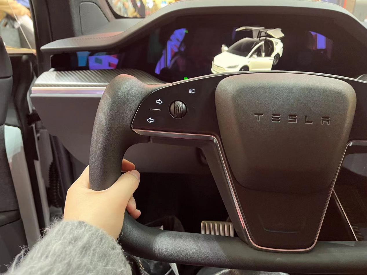 特斯拉modelx80.99万,特斯拉新款modelxplaid体验