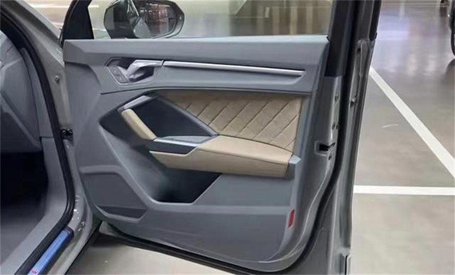 奥迪q3新款19万落地价,奥迪q3sportback40tfsi时尚型