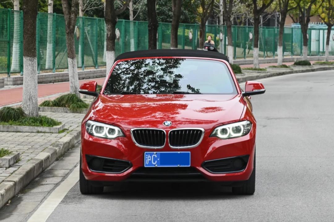 二手宝马2系敞篷选哪一款,宝马220i敞篷2024款