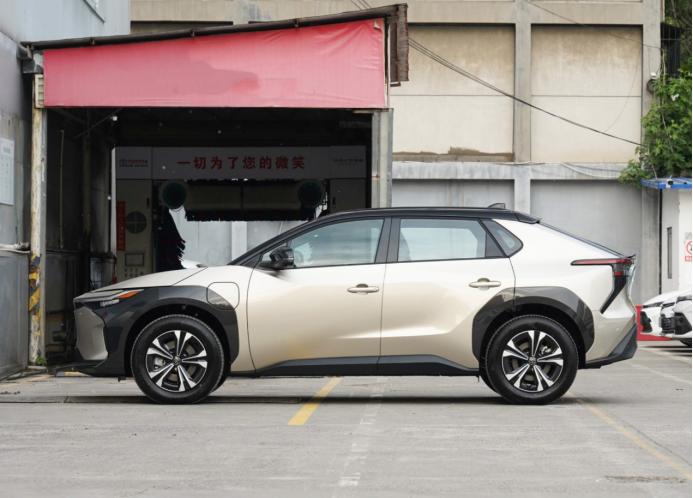 丰田bz4x在南方真实续航多少公里,bz4x400公里续航可以买吗